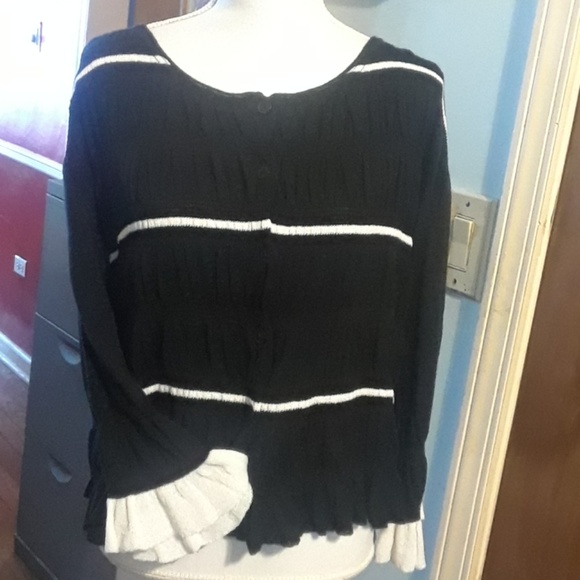 Adorable sweater, size S/M - Picture 2 of 3